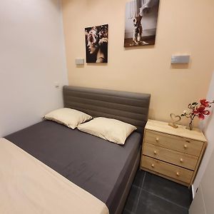 Design-Apartment Mit Klimaanlage & Top-Anbindung An Der U1